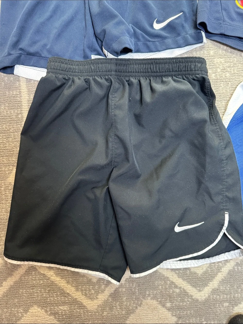 Nike five pairs